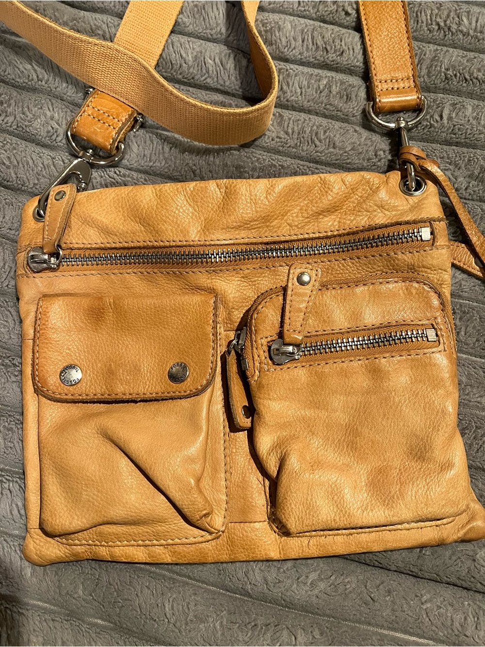 FOSSIL SUTTER REAL LEATHER TAN CROSSBODY SHOULDER MESSENGER ADJUSTABLE STRAP - Picture 3 of 6